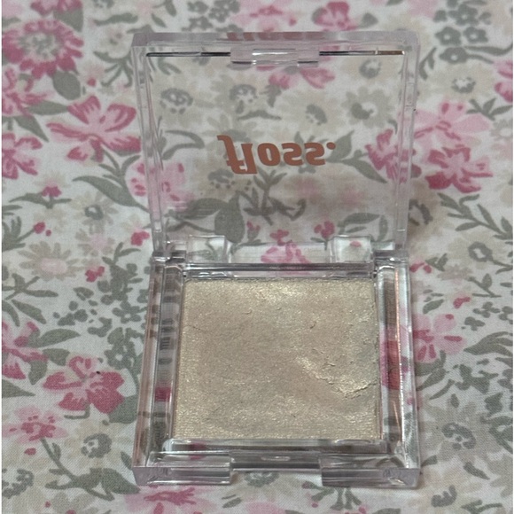 🤍Highlighter & Contour Stick✨ - Picture 7 of 7